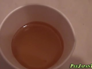 एशियन ho pees में कप